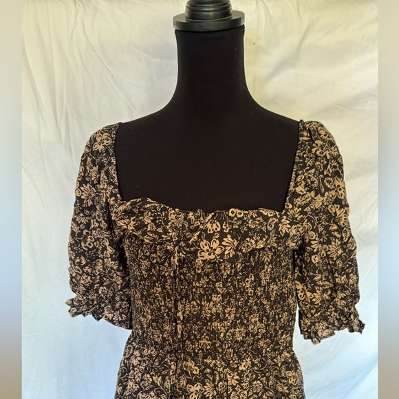 Floral Ruffle Dress - Picture 4 of 9